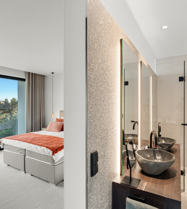 Resa Estates luxury vila Can Furnet modern Villa moderna bed and bath.jpg